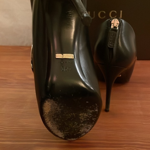 Gucci peeptoe ankle bootie with gold horsebit zip up - Picture 4 of 11